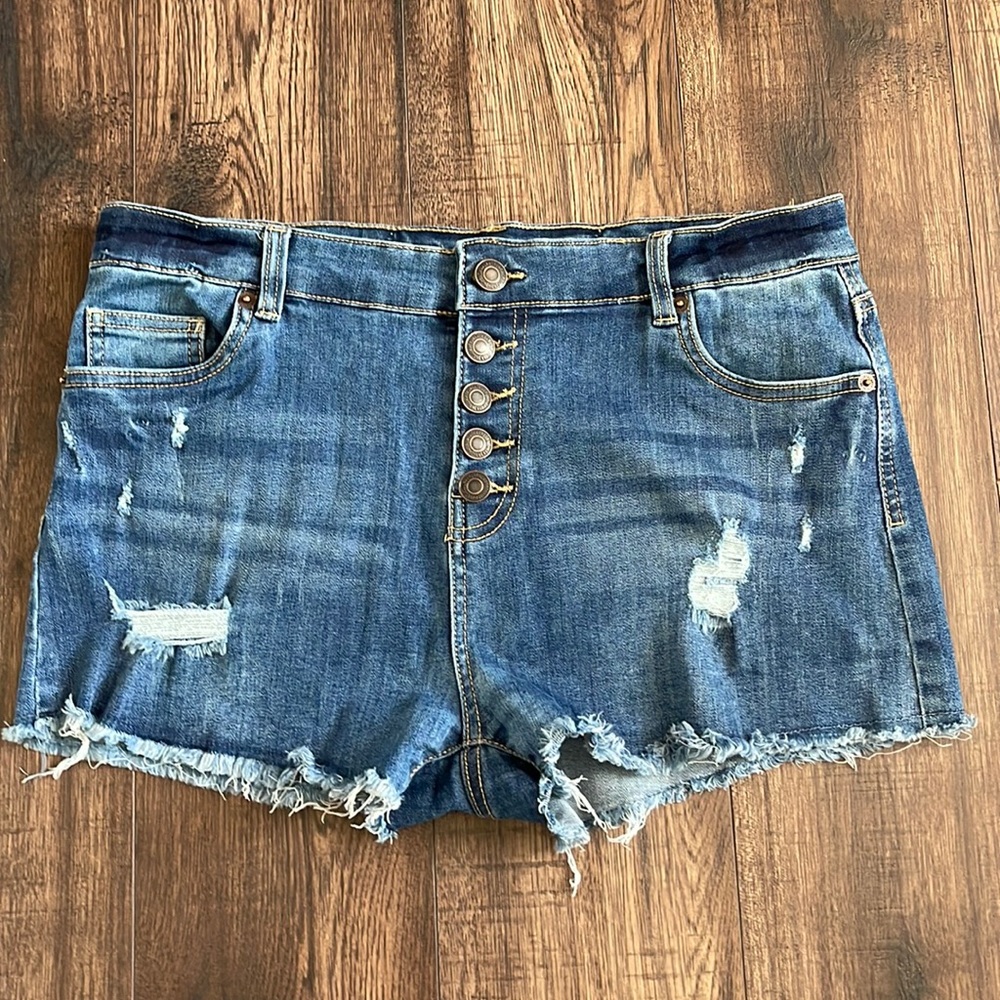 Blu[edit] High Waist Shortie Denim Short